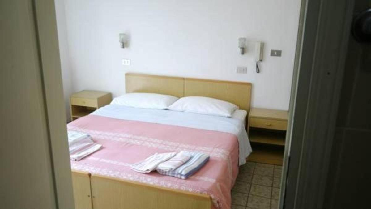 Hotel Villa Del Prato Cucina Romagnola E Possibilita Pacchetto Spiaggia Bellariva Di Rimini Экстерьер фото